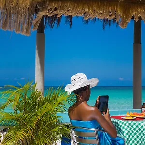 Legends Beach 3* Negril