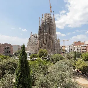 Housalia Sagrada Familia Views Apartment Barcelona